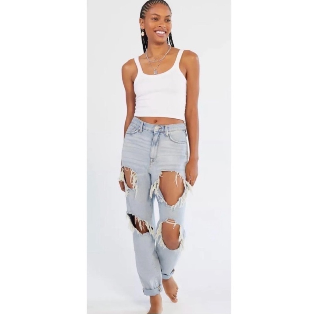 BDG Urban Outfitters Womens Sz 27 High Rise Mom Jeans Distressed Light Wash - Picture 10 of 10